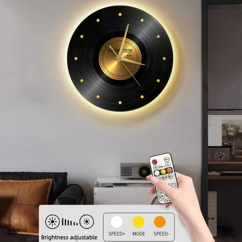 Vintage Wall Clock with Light  - Luxury Lifestyle Homes 评论和价格
